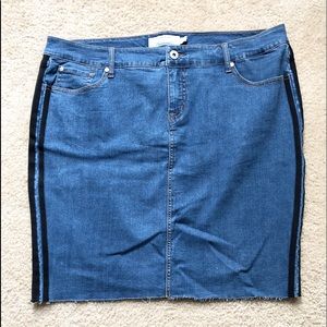 Stretch Denim Side Stripe Skirt